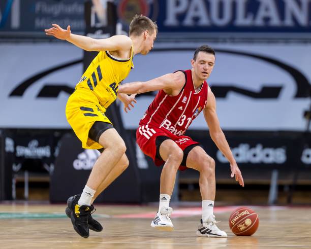 后表现相当 后表现相当