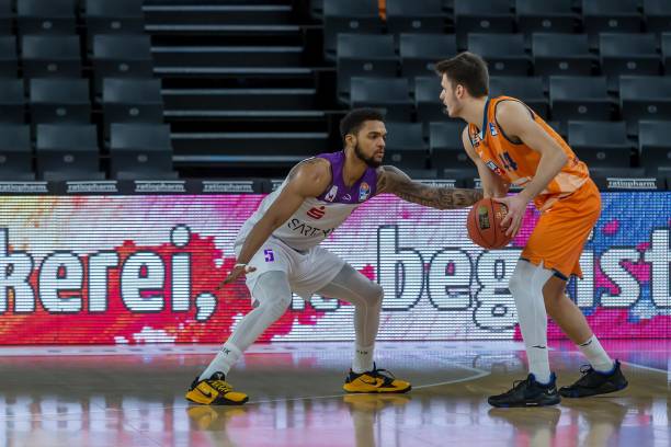 疑点燃了众 疑点燃了众